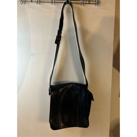 Coach black leather flat saddlebag style buckle vintage scuffs 12"x10" snap zipp - Picture 1 of 16